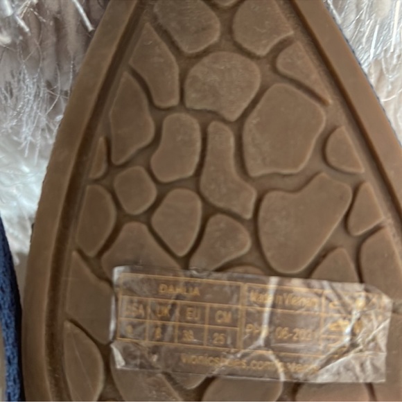 Women’s Dahlia Woven Knit Flat NWOT - Picture 2 of 10